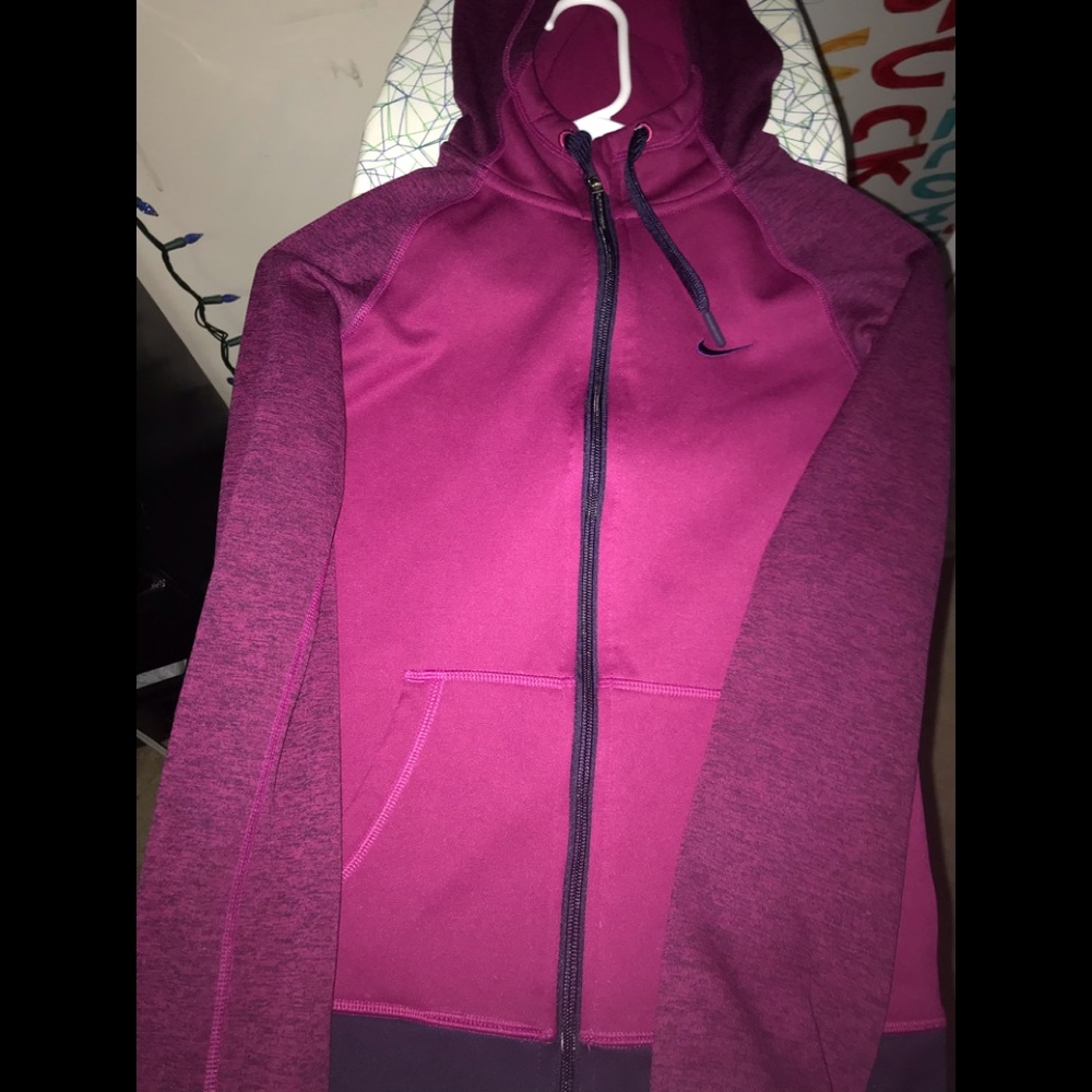 PURPLE NIKE THERMA FIT, WOMANS XS!
